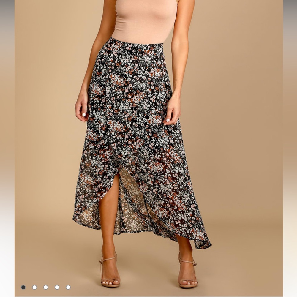 Lulu’s Floral Maxi Skirt Size Medium Sold out